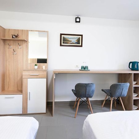 Studio Apartment Cudo Nevidjeno Karuc 外观 照片