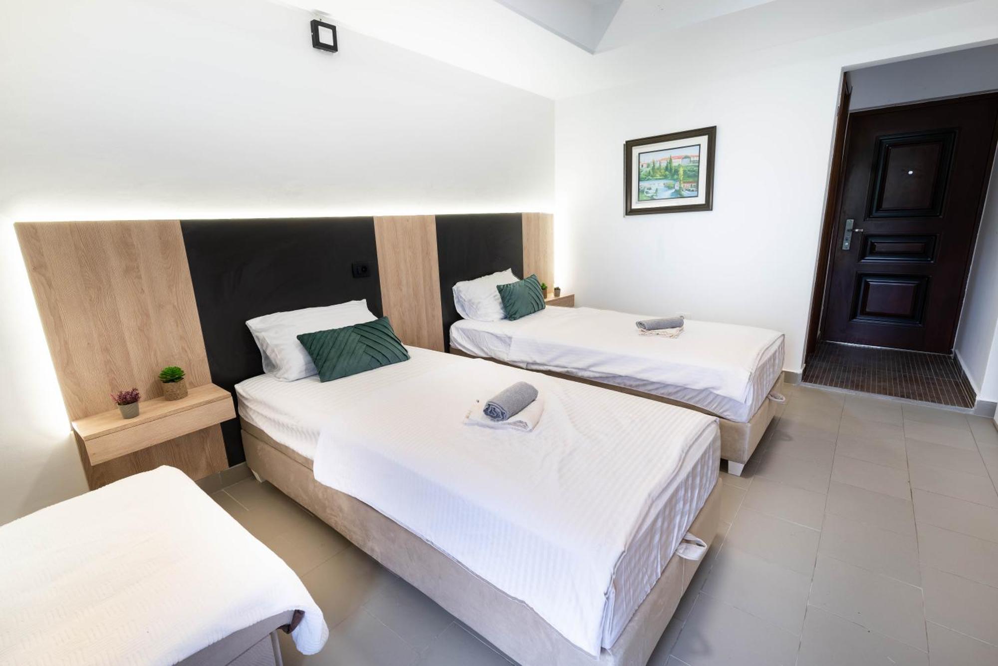 Studio Apartment Cudo Nevidjeno Karuc 外观 照片
