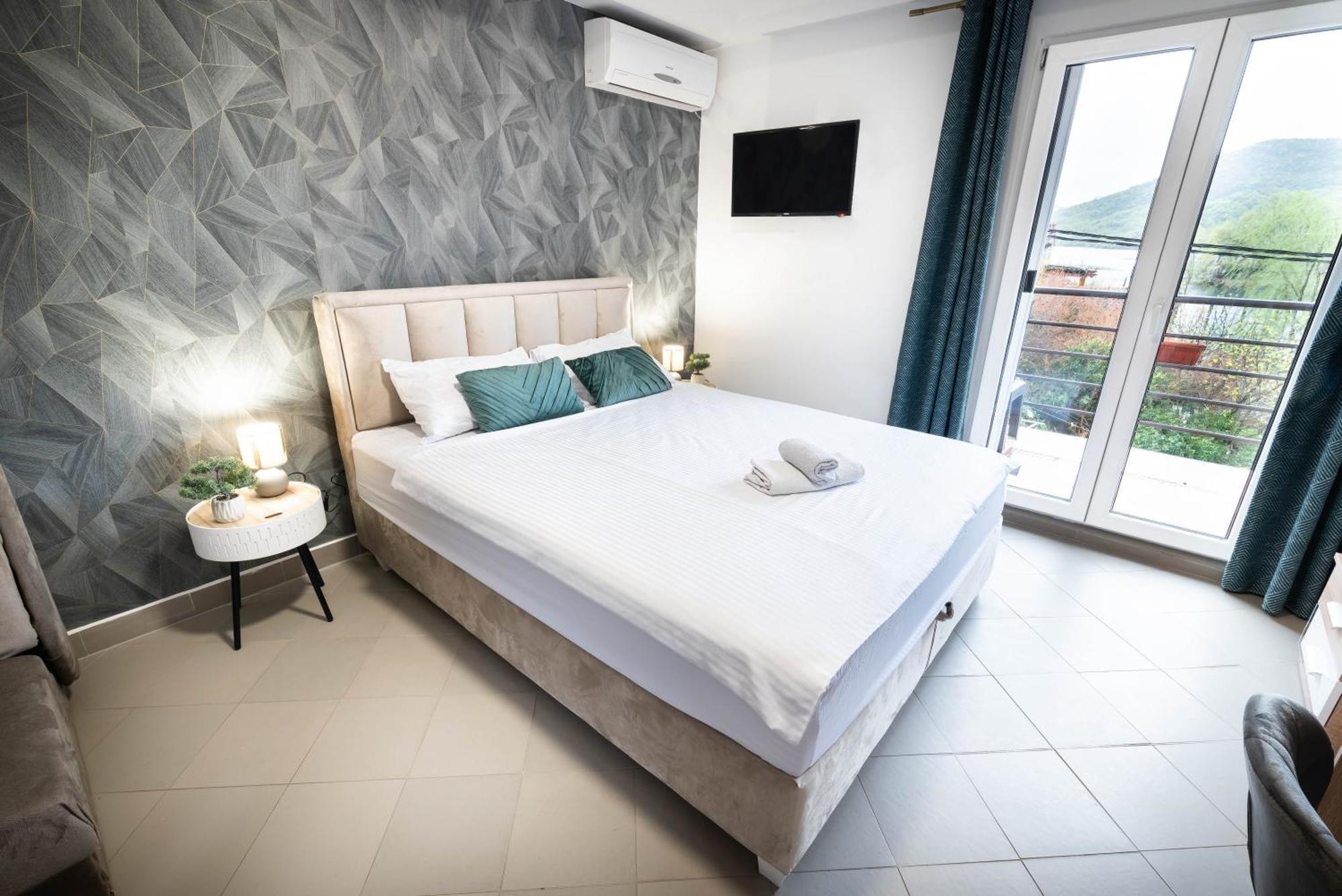 Studio Apartment Cudo Nevidjeno Karuc 外观 照片