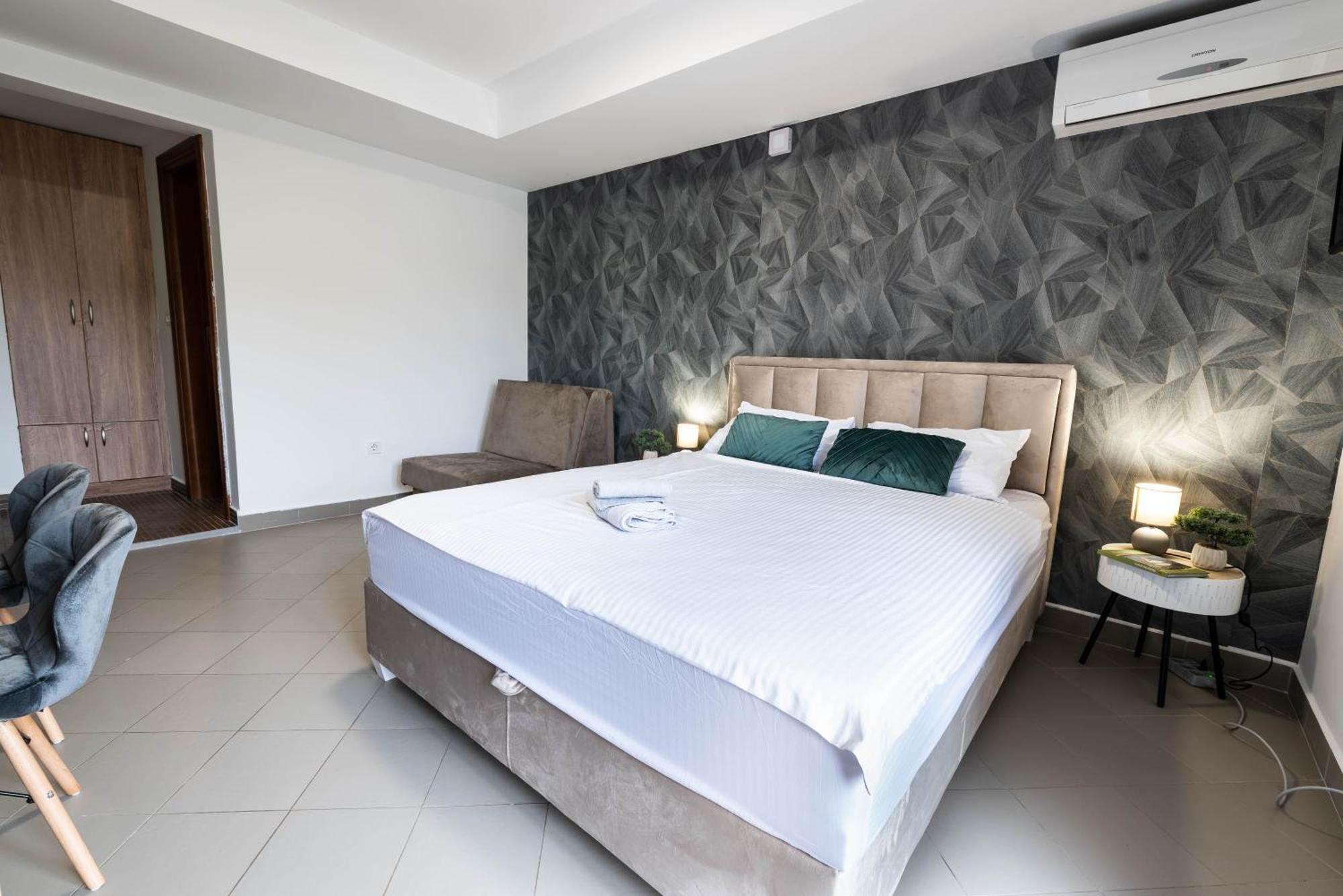 Studio Apartment Cudo Nevidjeno Karuc 外观 照片